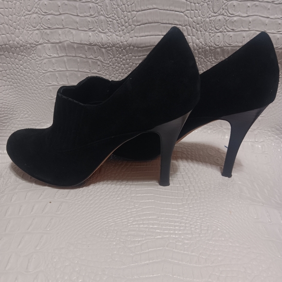 Cole Haan  Black, Stiletto High Heel Booties, Size 8 1/2 B - Picture 4 of 4